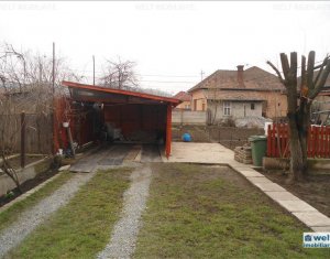 Maison 4 chambres à vendre dans Floresti