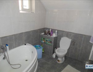 Maison 5 chambres à vendre dans Floresti