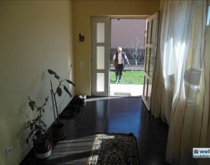 Maison 5 chambres à vendre dans Floresti
