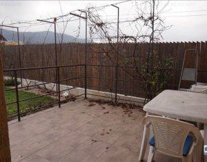 Maison 4 chambres à vendre dans Floresti