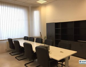 Bureau à louer, 49m2 dans Cluj-napoca, zone Centru
