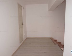 Maison 4 chambres à vendre dans Floresti