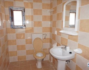 Maison 4 chambres à vendre dans Floresti