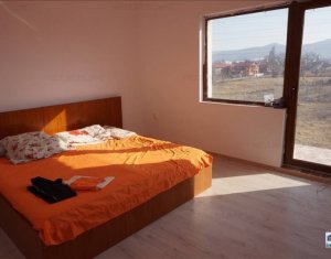Maison 4 chambres à vendre dans Floresti