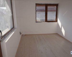 Maison 4 chambres à vendre dans Floresti