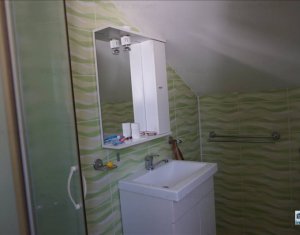Maison 3 chambres à vendre dans Floresti