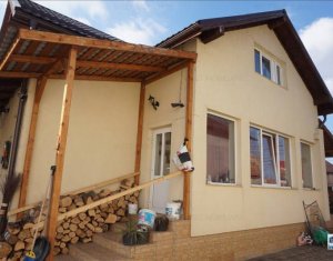 Maison 3 chambres à vendre dans Floresti
