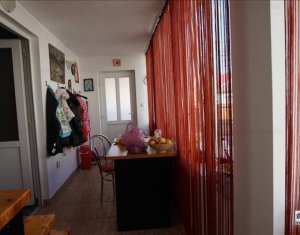 Maison 3 chambres à vendre dans Floresti