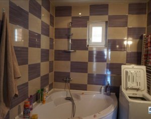 Maison 3 chambres à vendre dans Floresti