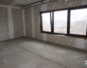 Maison 5 chambres à vendre dans Floresti