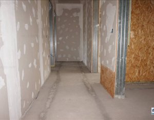 Maison 5 chambres à vendre dans Floresti