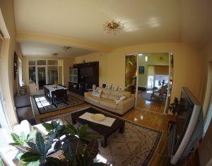 Maison 5 chambres à vendre dans Cluj-napoca, zone Zorilor