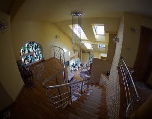 Maison 5 chambres à vendre dans Cluj-napoca, zone Zorilor
