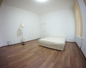Maison 4 chambres à louer dans Cluj-napoca, zone Centru