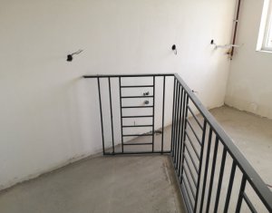 Lakás 3 szobák eladó on Floresti