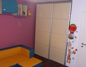 Lakás 3 szobák eladó on Floresti
