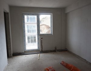 Lakás 3 szobák eladó on Floresti