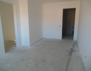 Lakás 4 szobák eladó on Floresti