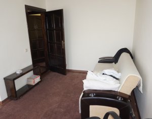 Maison 4 chambres à louer dans Floresti