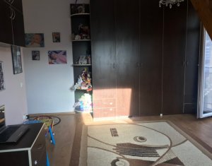 Lakás 3 szobák eladó on Floresti