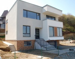 , 240m2 dans Floresti