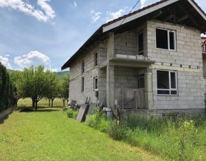 , 180m2 dans Floresti