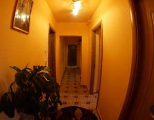 Appartement 4 chambres à vendre dans Cluj-napoca, zone Manastur