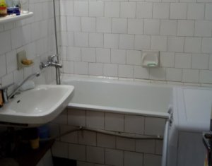 Appartement 3 chambres à vendre dans Cluj-napoca, zone Intre Lacuri