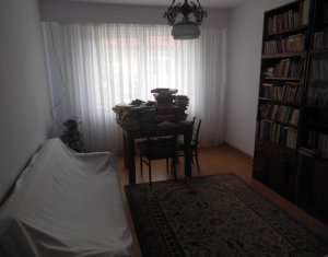 Ház 6 szobák eladó on Floresti