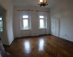 Bureau à louer, 80m2 dans Cluj-napoca, zone Centru