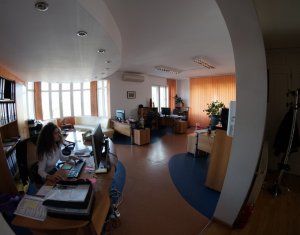 Espace Commercial à vendre dans Cluj-napoca, zone Andrei Muresanu