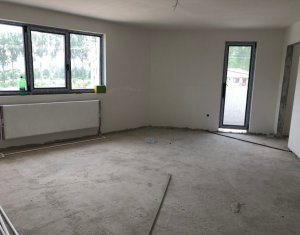 Apartment 3 rooms for sale in Floresti