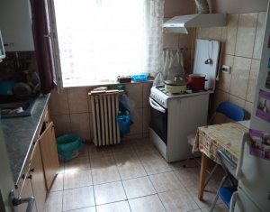 Appartement 4 chambres à vendre dans Cluj-napoca, zone Manastur