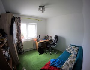 Appartement 4 chambres à vendre dans Cluj-napoca, zone Manastur