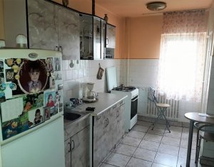 Appartement 4 chambres à vendre dans Cluj-napoca, zone Manastur