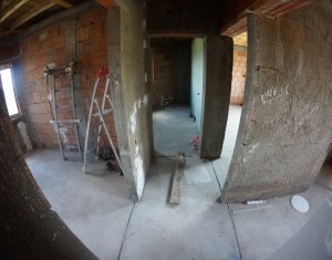 Maison 5 chambres à vendre dans Floresti