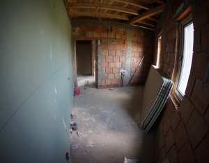 Maison 5 chambres à vendre dans Floresti