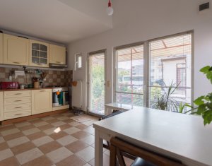 Maison 8 chambres à vendre dans Cluj-napoca, zone Marasti