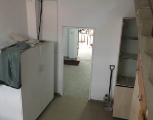 Üzlethelyiség eladó on Floresti