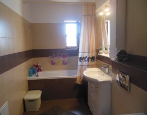Appartement 3 chambres à vendre dans Floresti