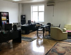 Bureau à louer dans Cluj-napoca, zone Iris