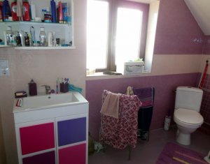 Maison 5 chambres à vendre dans Comsesti