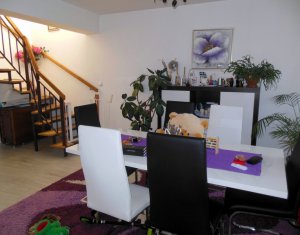Maison 5 chambres à vendre dans Comsesti