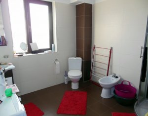 Maison 5 chambres à vendre dans Comsesti
