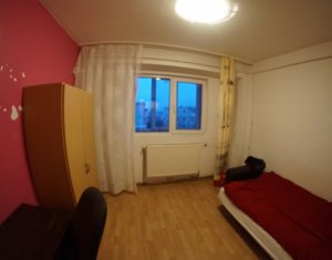 Appartement 4 chambres à vendre dans Cluj-napoca, zone Manastur