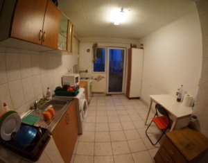 Appartement 4 chambres à vendre dans Cluj-napoca, zone Manastur