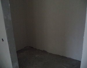 Appartement 3 chambres à vendre dans Floresti