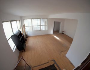 Maison 4 chambres à vendre dans Cluj-napoca, zone Marasti