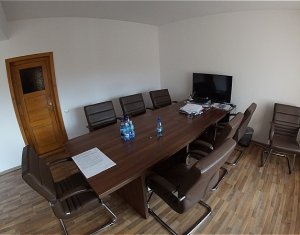 Maison 6 chambres à louer dans Cluj-napoca, zone Andrei Muresanu
