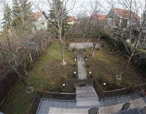 Maison 6 chambres à louer dans Cluj-napoca, zone Andrei Muresanu